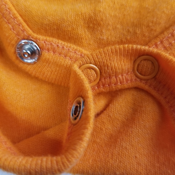 Disney's Tigger Bodysuit 6-9M - Picture 3 of 4